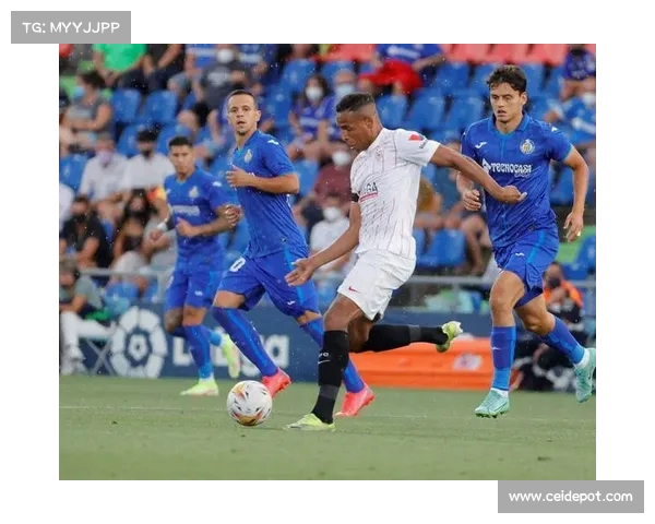 南美杯奥卡斯队客场逼平保住希望